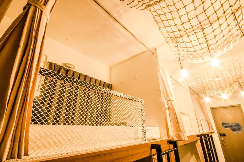 Pier 49 Hostel Бангкок Екстер'єр фото