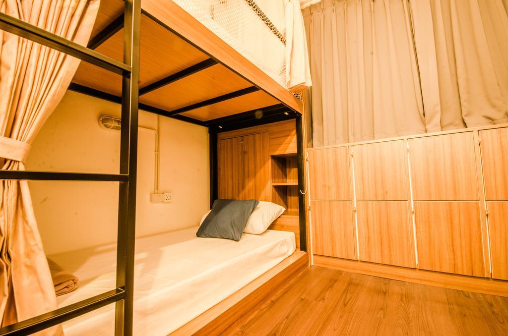 Pier 49 Hostel Бангкок Екстер'єр фото