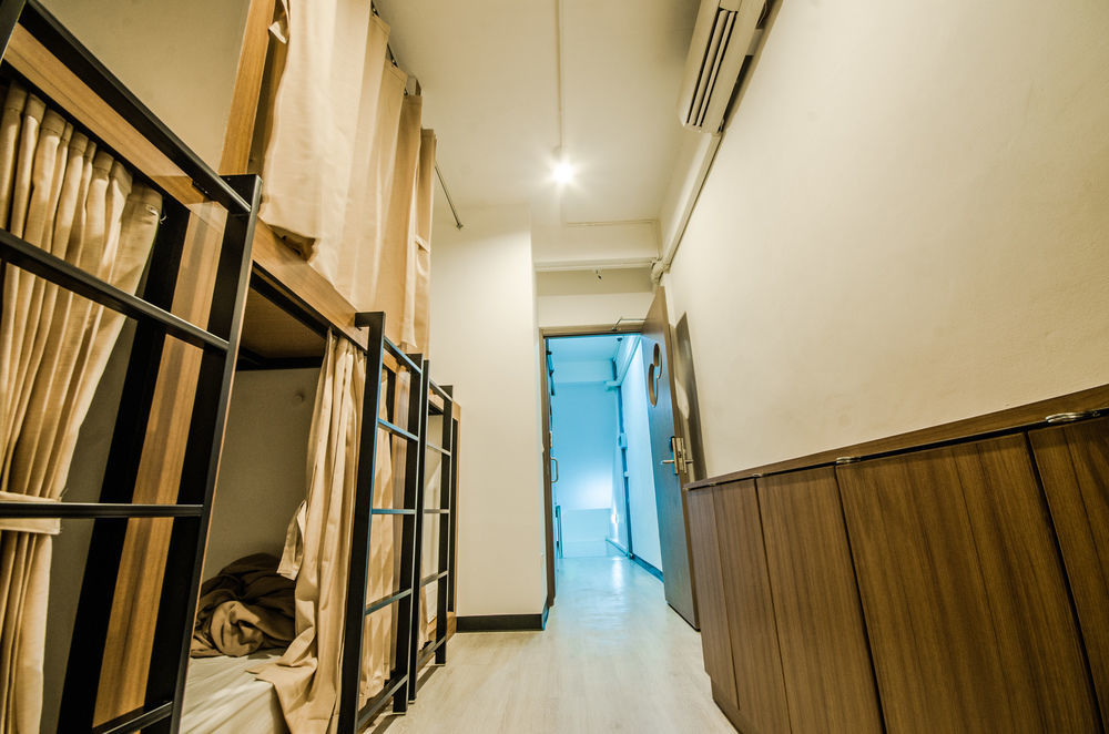 Pier 49 Hostel Бангкок Екстер'єр фото