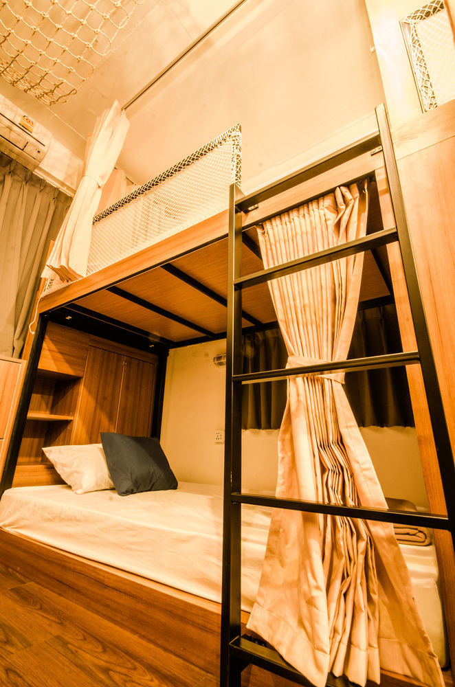 Pier 49 Hostel Бангкок Екстер'єр фото