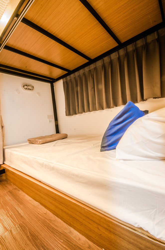 Pier 49 Hostel Бангкок Екстер'єр фото