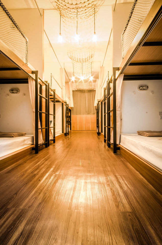 Pier 49 Hostel Бангкок Екстер'єр фото