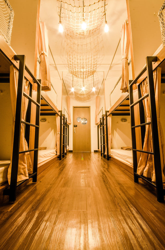 Pier 49 Hostel Бангкок Екстер'єр фото