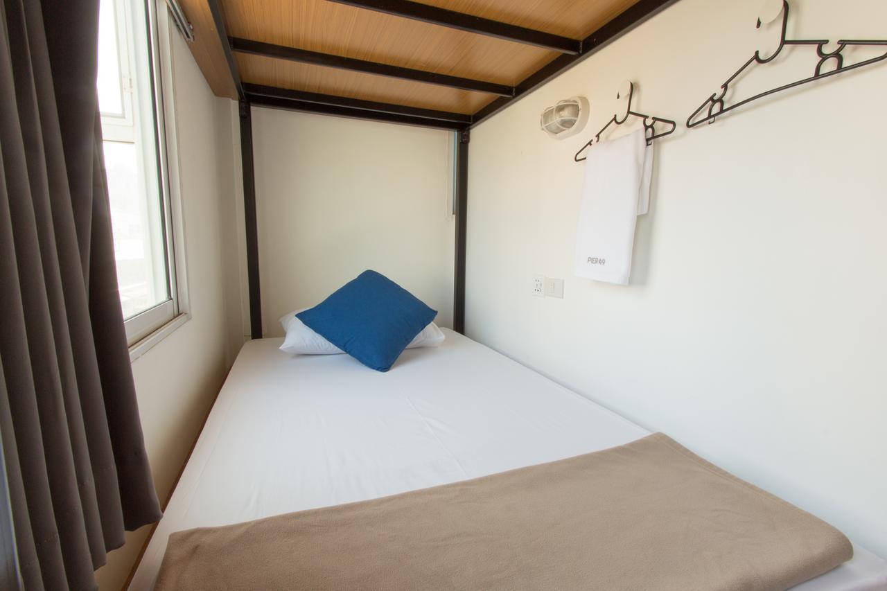 Pier 49 Hostel Бангкок Екстер'єр фото