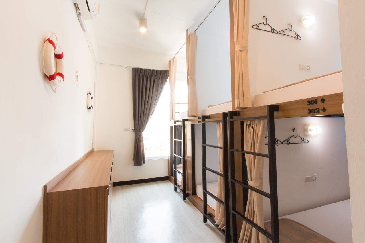 Pier 49 Hostel Бангкок Екстер'єр фото