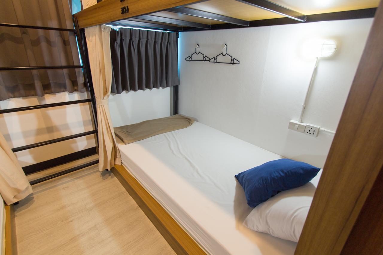 Pier 49 Hostel Бангкок Екстер'єр фото