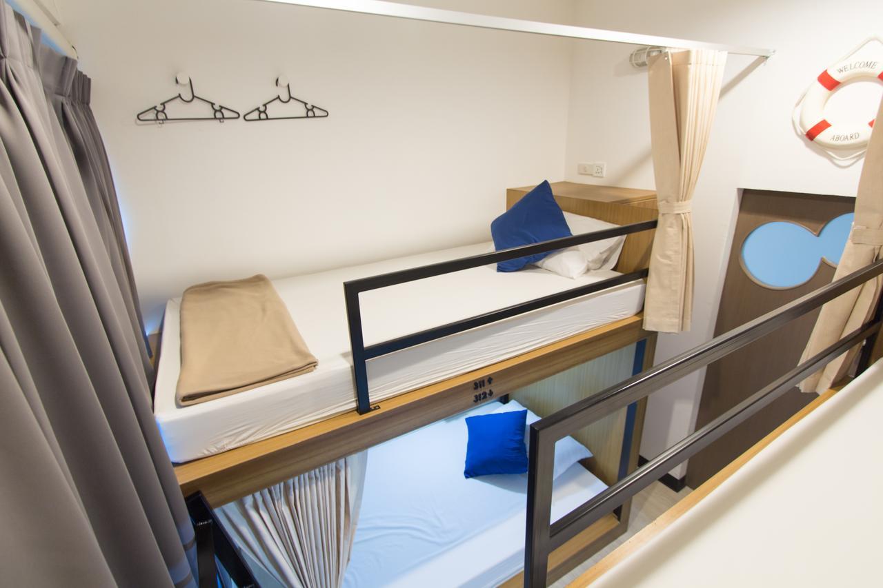 Pier 49 Hostel Бангкок Екстер'єр фото