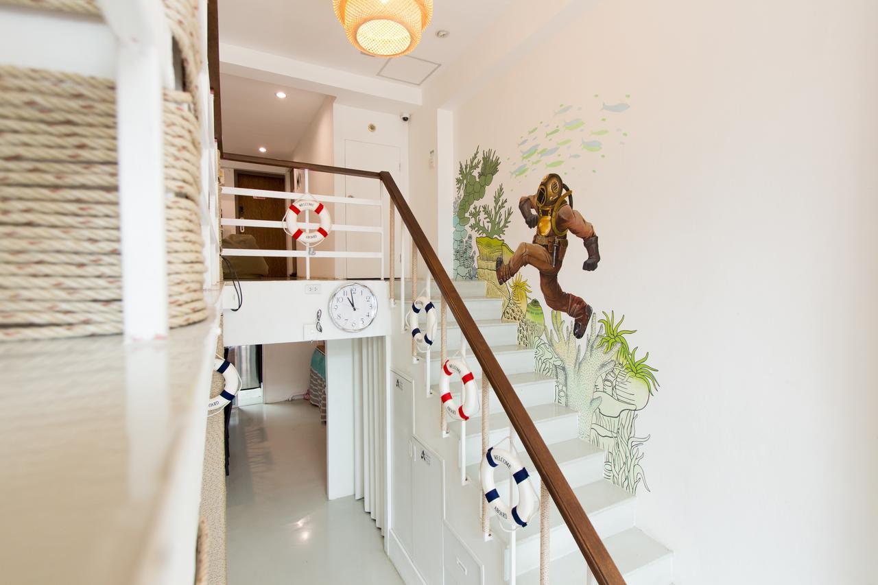 Pier 49 Hostel Бангкок Екстер'єр фото