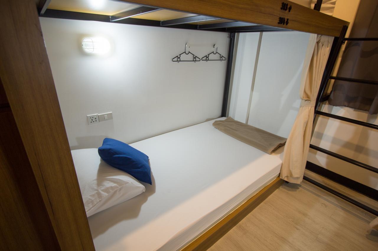 Pier 49 Hostel Бангкок Екстер'єр фото